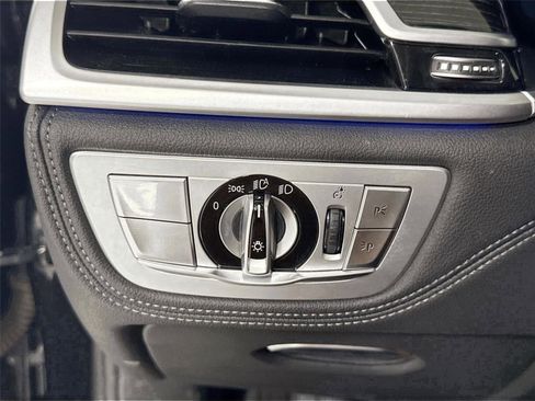 Used 2021 BMW 740i image 25