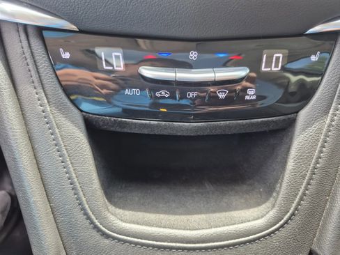Used 2017 Cadillac XT5 Luxury w/ Driver Awareness Package FWD image 29