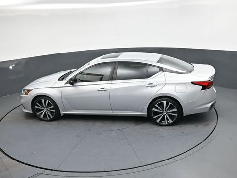 Used 2020 Nissan Altima 2.5 SR w/ Premium Package image 32