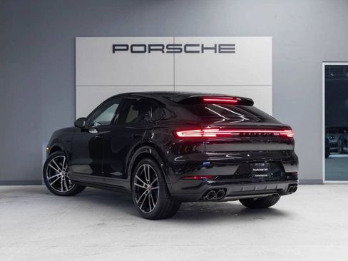 Certified 2026 Porsche Cayenne S AWD/4WD image 3