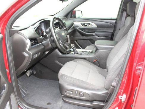 Used 2023 Chevrolet Traverse LT FWD image 9