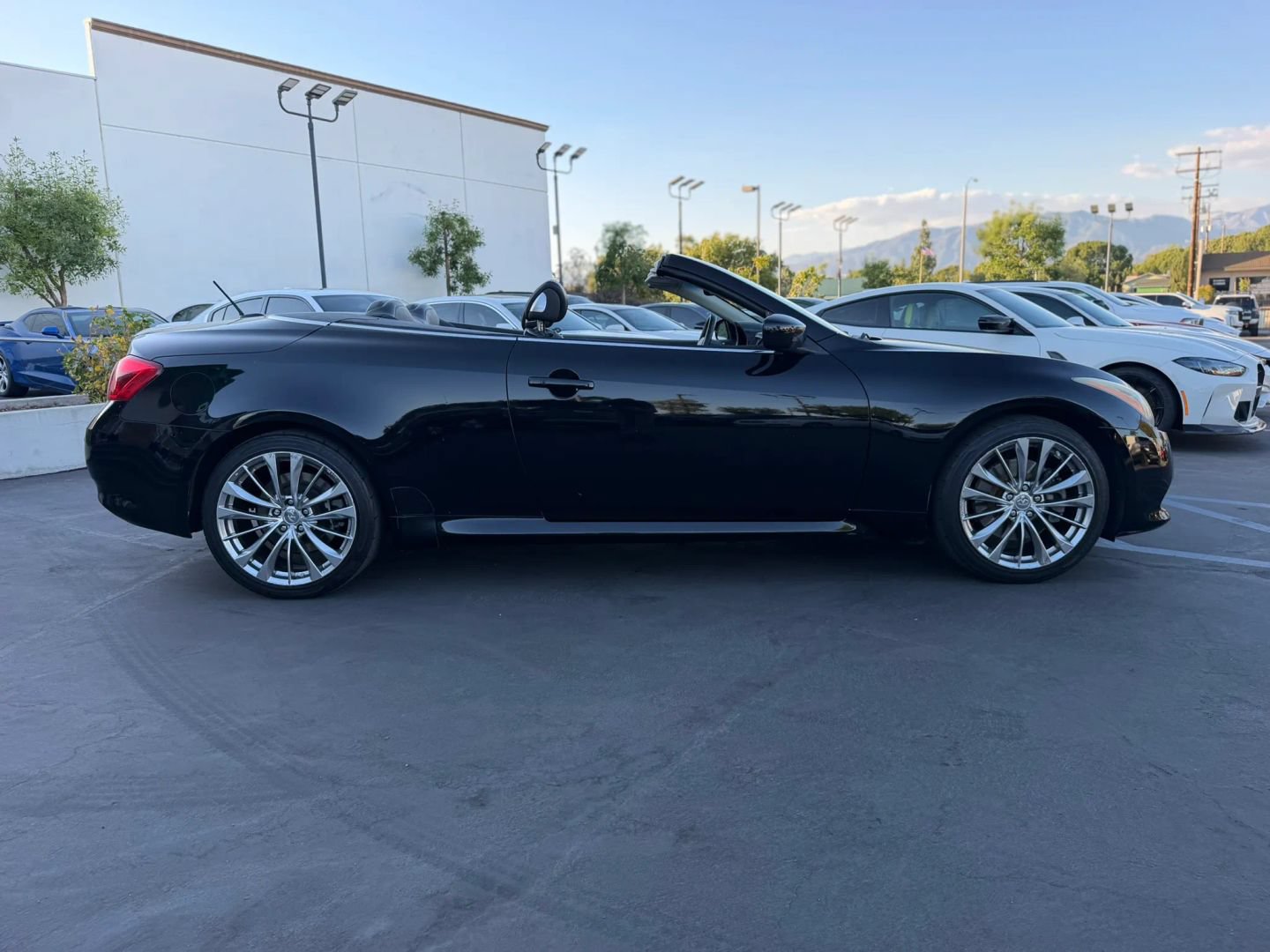 Used 2012 INFINITI G37 Convertible w/ Premium Pkg RWD image 36
