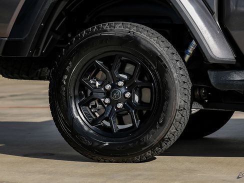 Used 2024 Jeep Gladiator Sport image 79