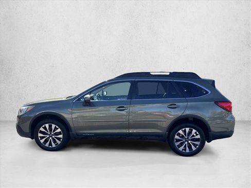 Used 2017 Subaru Outback 3.6R Limited image 2