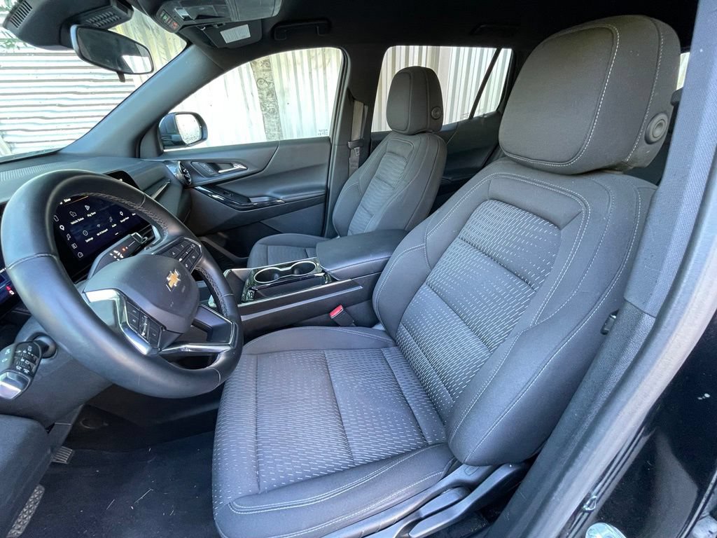 Used 2025 Chevrolet Equinox LT FWD image 21