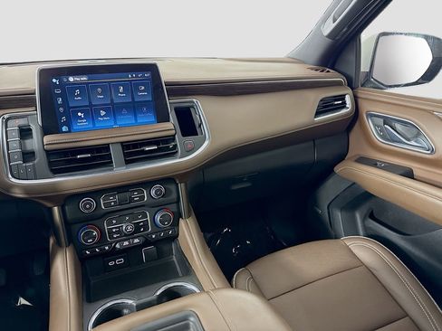 Used 2023 Chevrolet Suburban High Country w/ Advanced Technology Package image 24