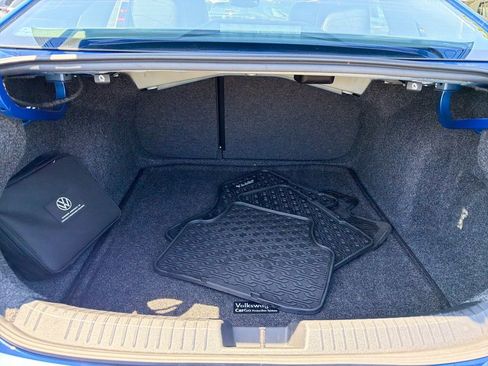 Certified 2023 Volkswagen Jetta SE w/ Panoramic Sunroof Package FWD image 25