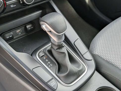 Used 2025 Kia Soul LX image 25