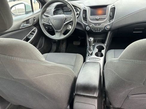 Used 2017 Chevrolet Cruze LT w/ RS Package image 35