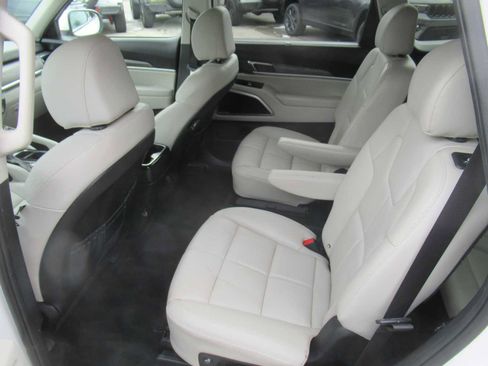 Used 2022 Kia Telluride EX w/ EX Premium Package image 39