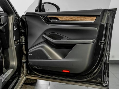 Certified 2024 Porsche Macan 4 Electric image 23