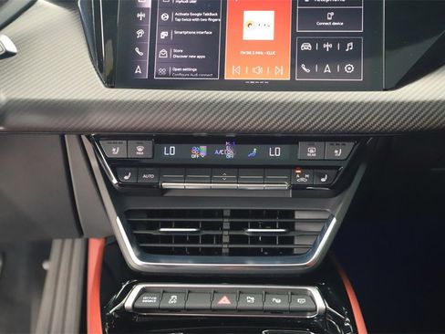Used 2024 Audi e-tron GT Prestige image 20