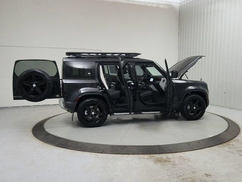 Used 2022 Land Rover Defender 110 SE AWD/4WD image 17