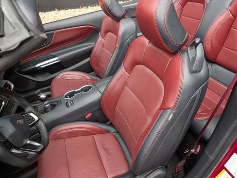 Used 2025 Ford Mustang GT Premium RWD image 32