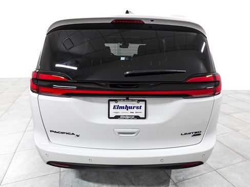 New 2027 Chrysler Pacifica Limited w/ S Appearance Package AWD/4WD image 6