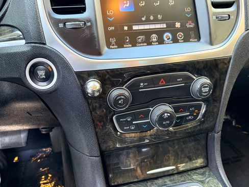 Used 2016 Chrysler 300 C RWD image 20
