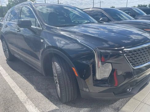 Used 2024 Cadillac XT4 Premium Luxury w/ Active Safety Package AWD/4WD image 3
