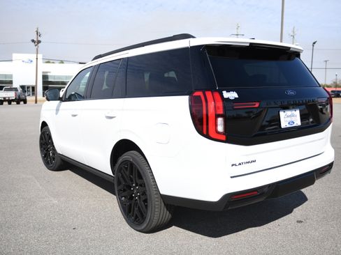 New 2026 Ford Expedition Platinum image 10