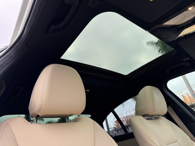 Used 2022 BMW 330i Sedan w/ Driving Assistance Package RWD image 14