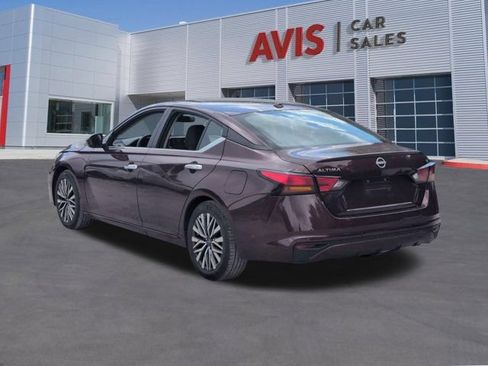 Used 2025 Nissan Altima 2.5 SV FWD image 9