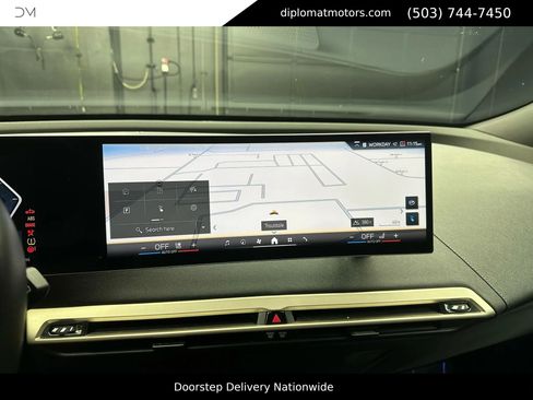 Used 2024 BMW iX xDrive50 w/ Sport Package AWD/4WD image 37