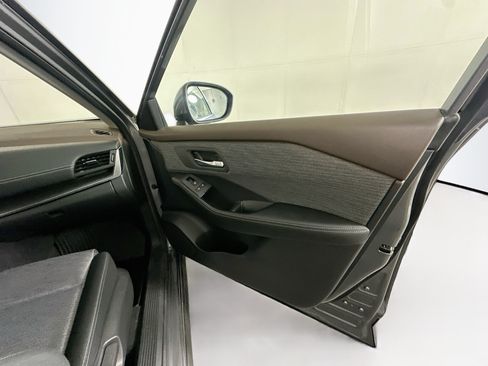 Used 2023 Nissan Rogue SV AWD/4WD image 30