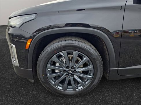 Used 2022 Chevrolet Traverse RS image 4