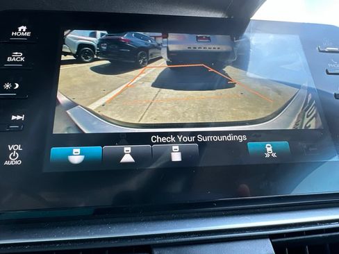 Used 2019 Honda Accord Touring image 9