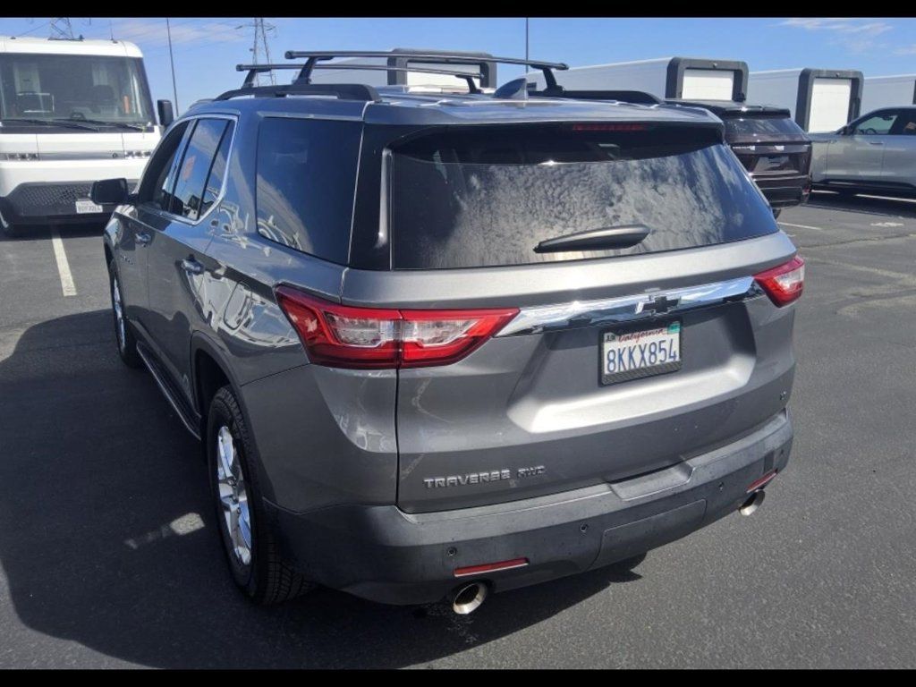 Used 2019 Chevrolet Traverse LT w/ LPO, 'HIT The Road' Package AWD/4WD image 4