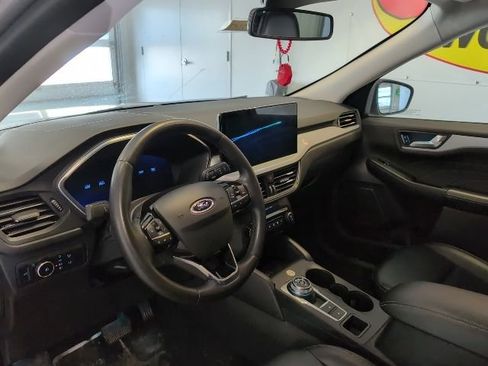 Used 2023 Ford Escape Platinum AWD/4WD image 10
