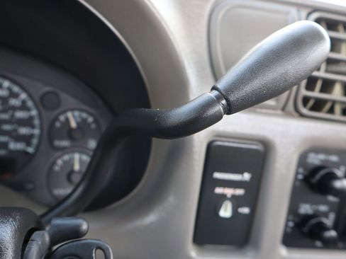 Used 2000 GMC Sonoma SL w/ Cold-Climate Pkg image 23