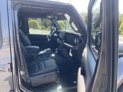 New 2025 Jeep Wrangler Sahara image 30