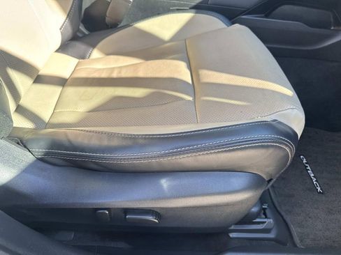 Used 2020 Subaru Outback Limited image 12