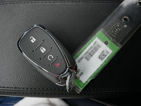 Used 2022 Chevrolet Bolt EUV Premier w/ Super Cruise Package FWD image 29