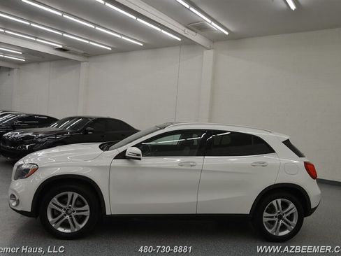 Used 2018 Mercedes-Benz GLA 250 4MATIC w/ Premium Package image 5