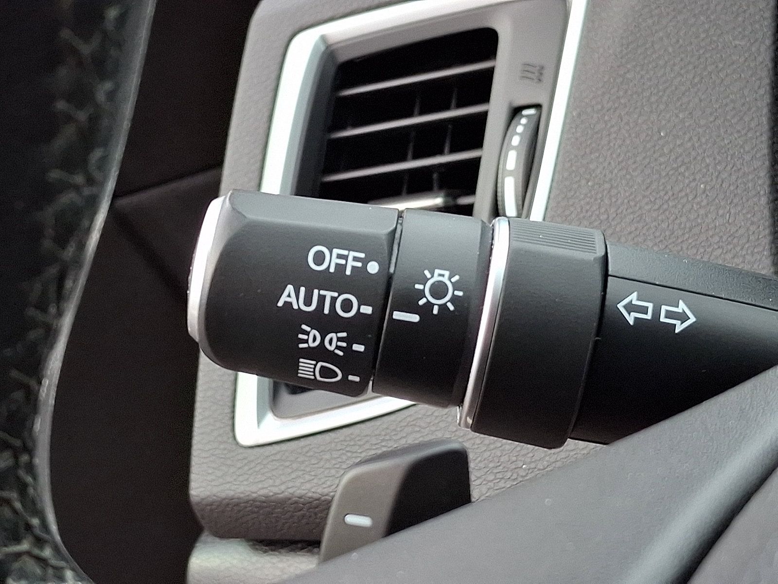 Used 2015 Acura TLX w/ Technology Package FWD image 26