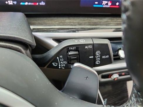 Used 2024 BMW X7 xDrive40i w/ M Sport Package image 46