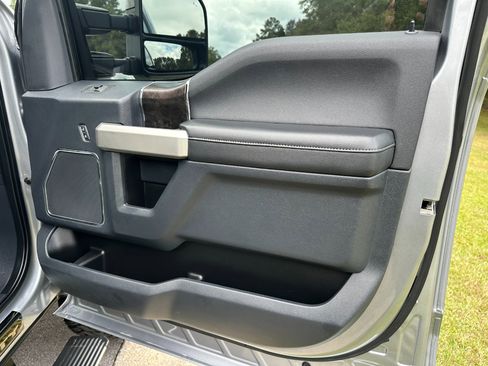 Used 2022 Ford F250 Lariat w/ Tremor Off-Road Package image 25