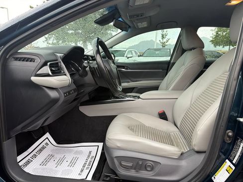Used 2019 Toyota Camry SE FWD image 24