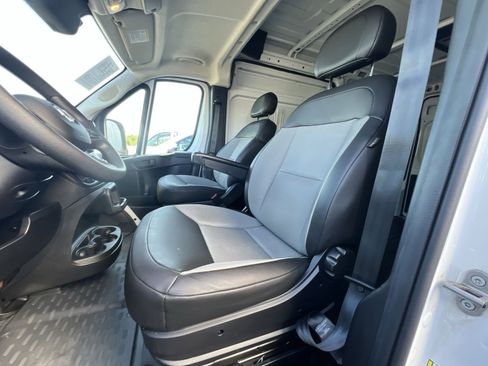 Used 2024 RAM ProMaster 2500 w/ Convenience Group FWD image 21