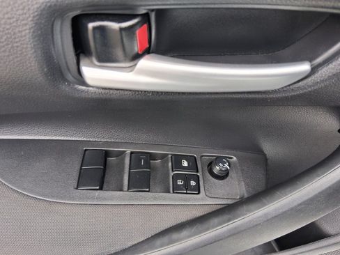Used 2021 Toyota Corolla LE FWD image 15