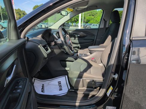 Used 2024 GMC Terrain SLE image 14