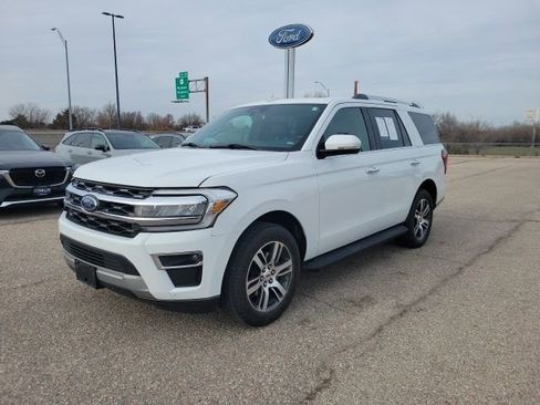 Used 2024 Ford Expedition Limited image 19