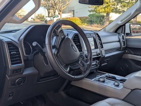 Used 2020 Ford Expedition Max XLT w/ Equipment Group 202A image 11