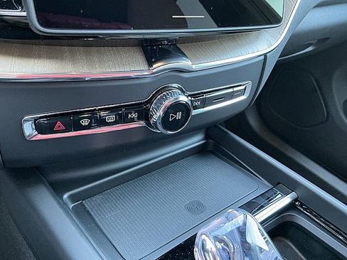 New 2026 Volvo XC60 B5 Plus w/ Climate Package image 18