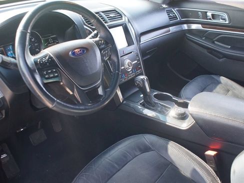 Used 2018 Ford Explorer Limited AWD/4WD image 11