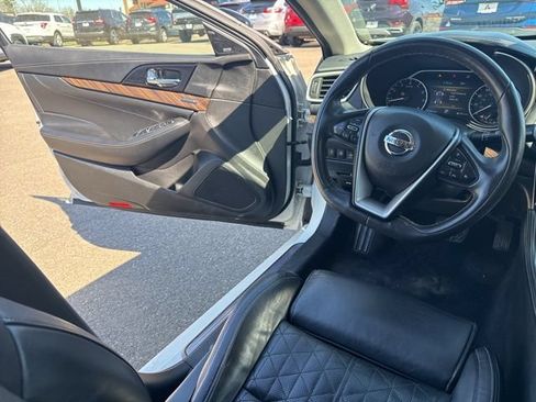 Used 2017 Nissan Maxima Platinum FWD image 16