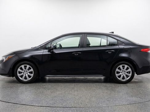 Used 2025 Toyota Corolla LE FWD image 5