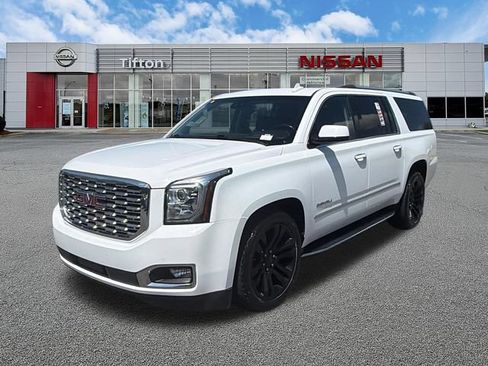 Used 2020 GMC Yukon XL Denali w/ Open Road Package AWD/4WD image 3