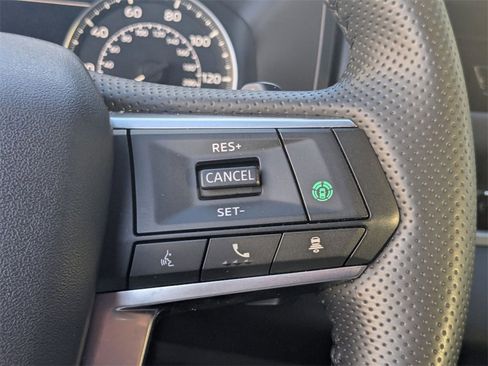 Used 2025 Mitsubishi Outlander SE image 27